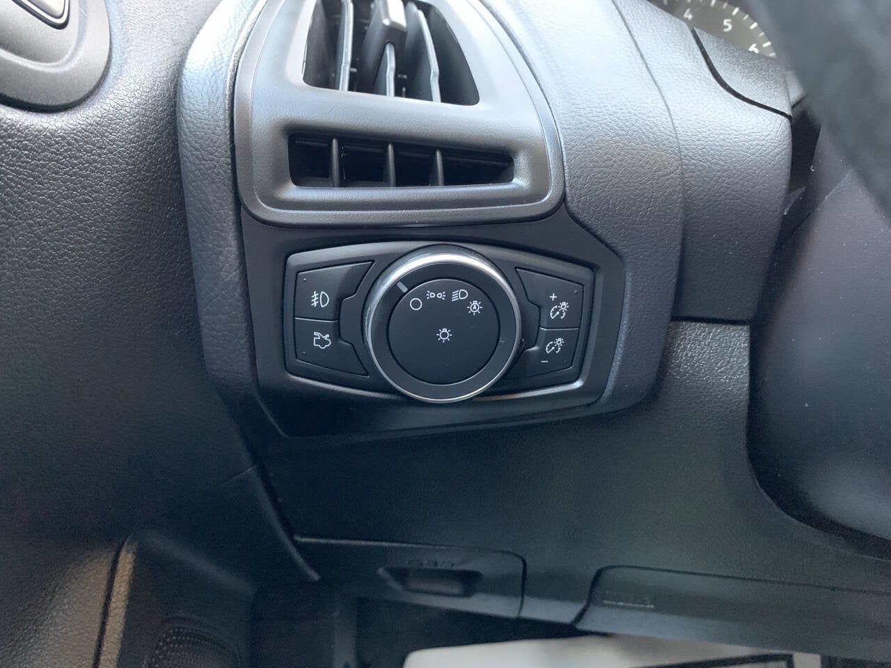 2018 Ford Focus SEL 4dr Sedan