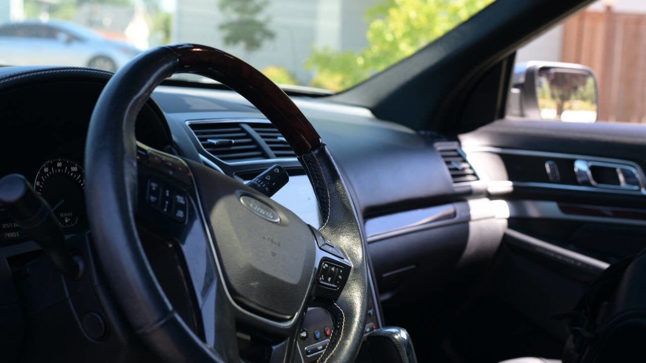 2018 Ford Explorer Platinum AWD 4dr SUV