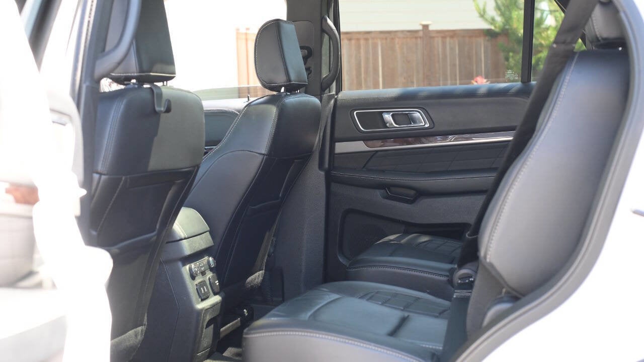 2018 Ford Explorer Platinum AWD 4dr SUV