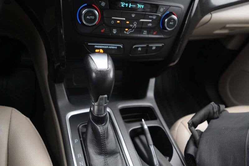 2017 Ford Escape Titanium AWD 4dr SUV