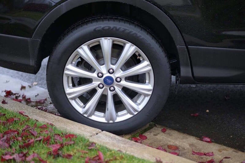 2017 Ford Escape Titanium AWD 4dr SUV