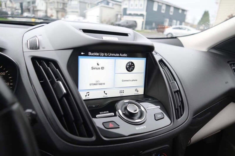 2017 Ford Escape Titanium AWD 4dr SUV