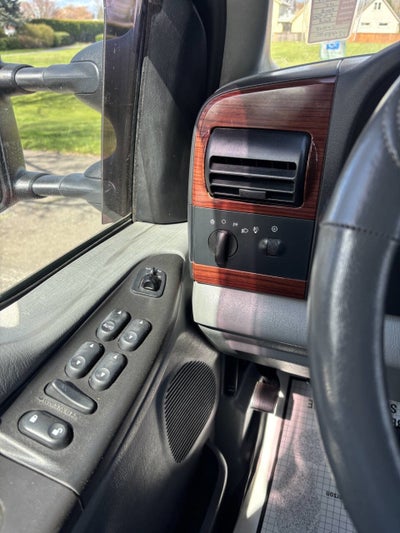 2005 Ford F-350 Super Duty LARIAT PICKUP 4D 8 FT