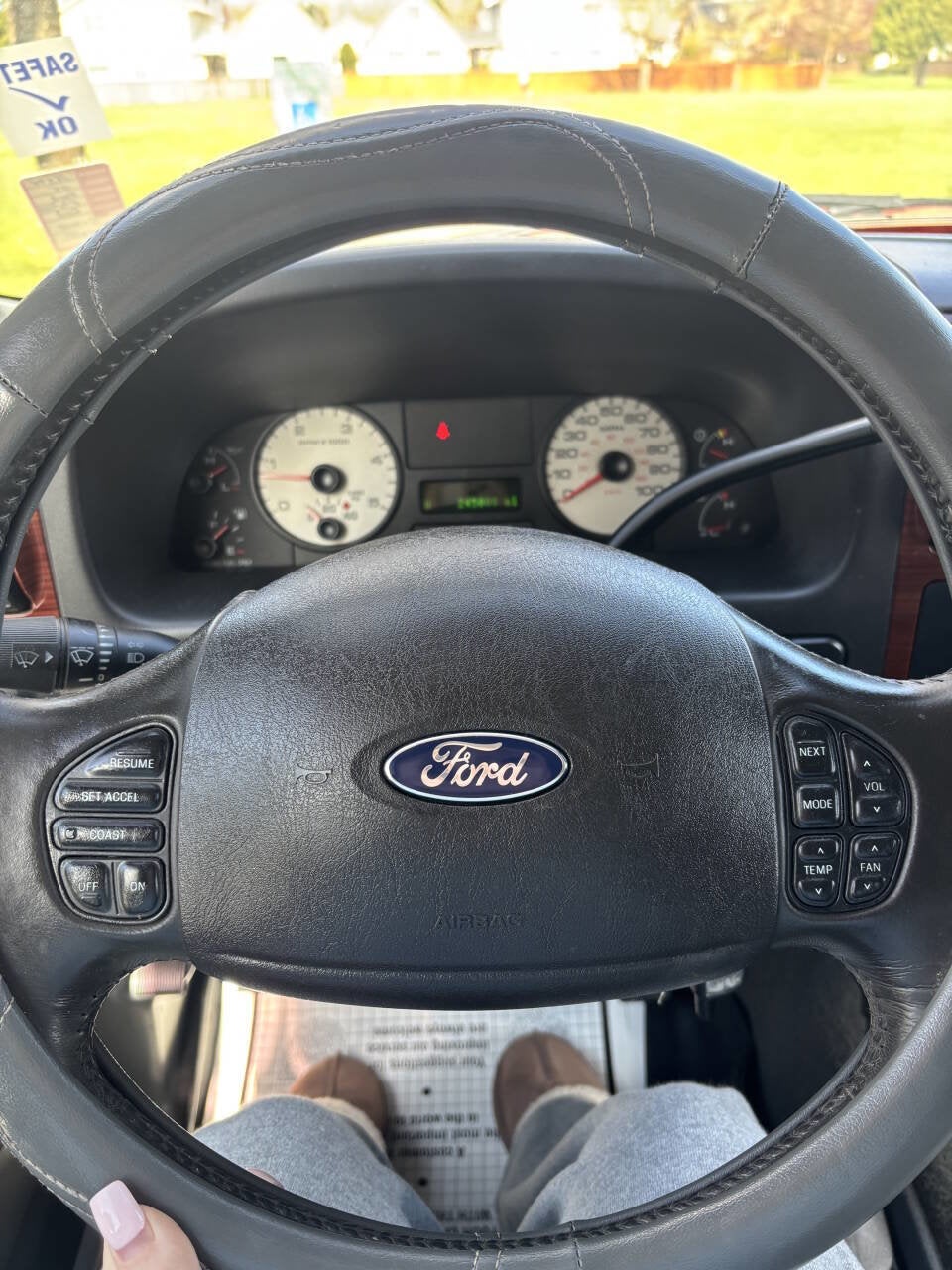 2005 Ford F-350 Super Duty LARIAT PICKUP 4D 8 FT