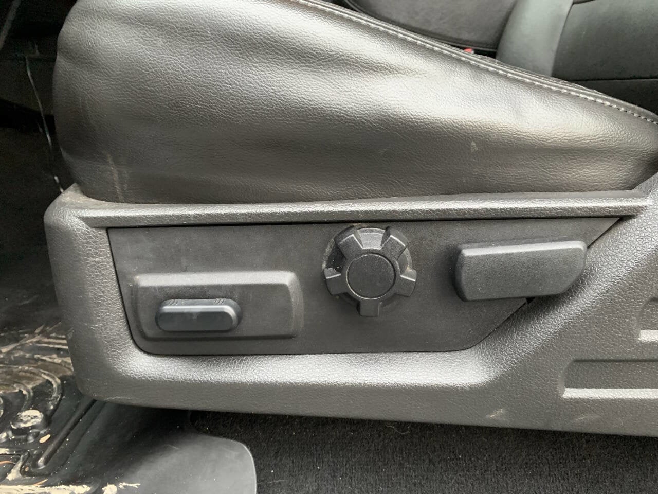 2009 Ford F-350 Super Duty Lariat 4x4 4dr Crew Cab 6.8 ft. SB SRW Pickup