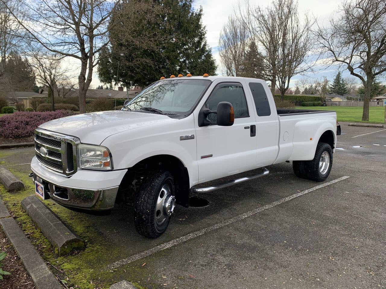 2005 Ford F-350 Super Duty XLT PICKUP 4D 8 FT
