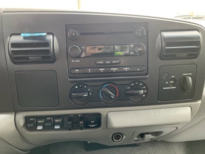 2005 Ford F-350 Super Duty XLT PICKUP 4D 8 FT