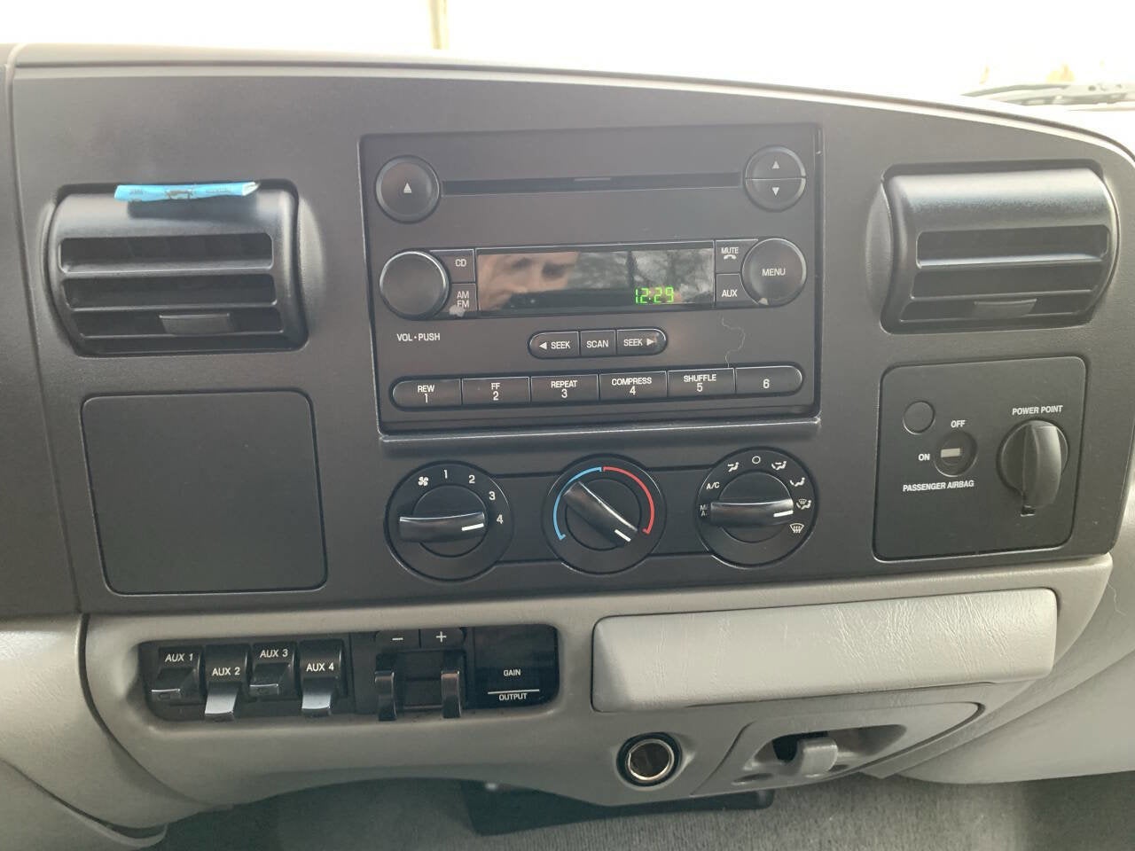 2005 Ford F-350 Super Duty XLT PICKUP 4D 8 FT