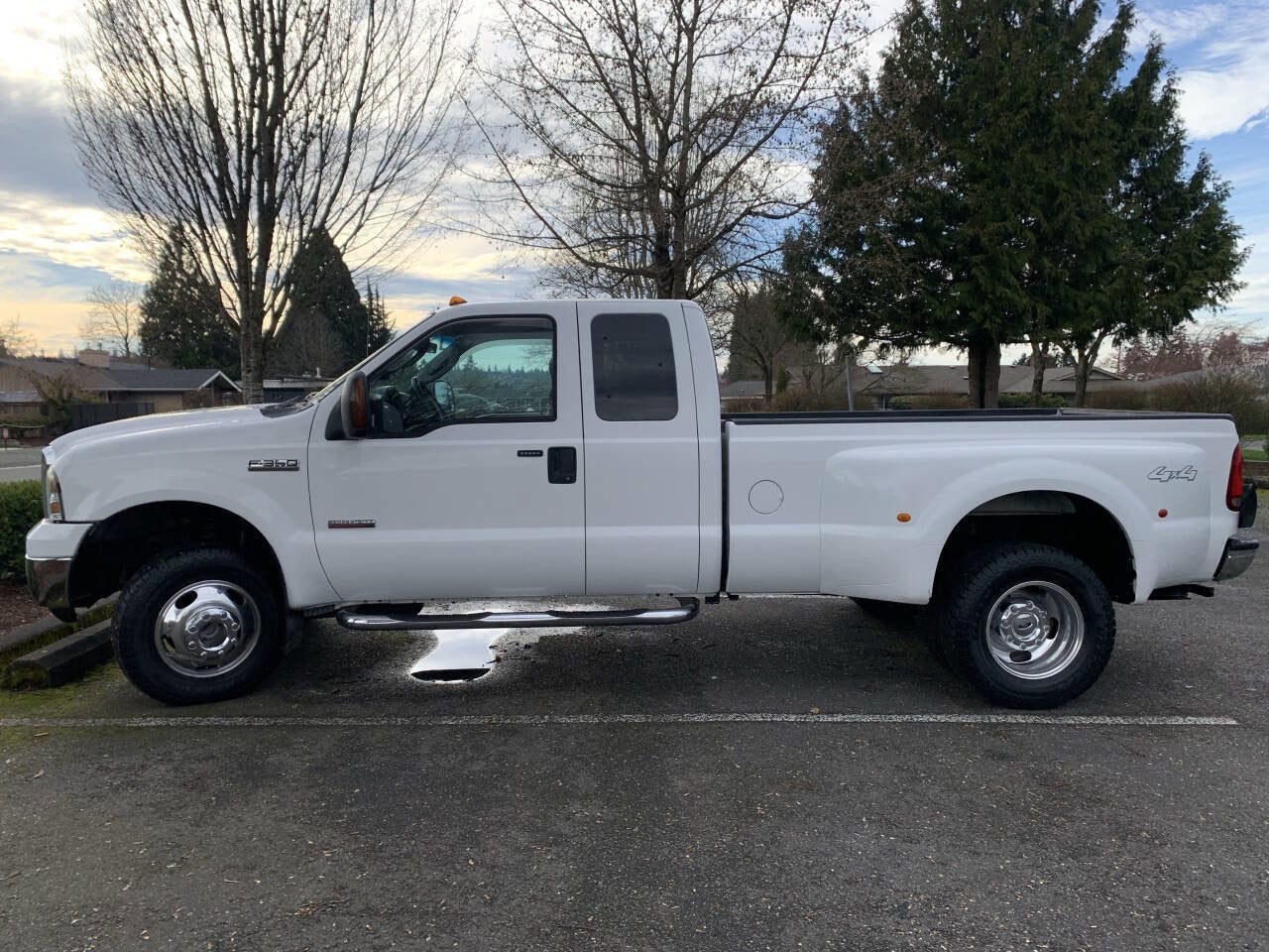 2005 Ford F-350 Super Duty XLT PICKUP 4D 8 FT