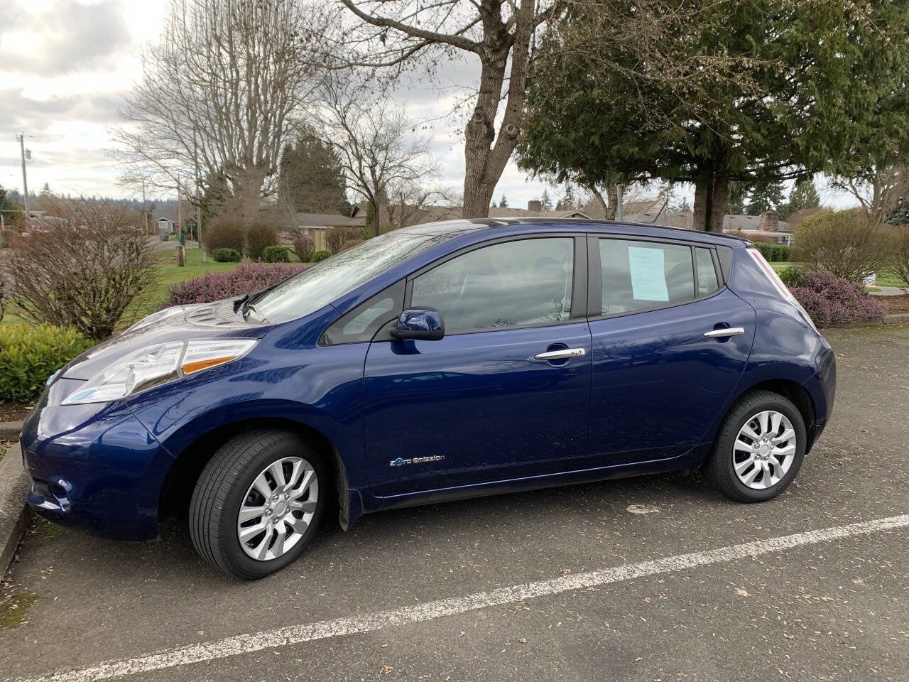 2017 Nissan LEAF S 4dr Hatchback