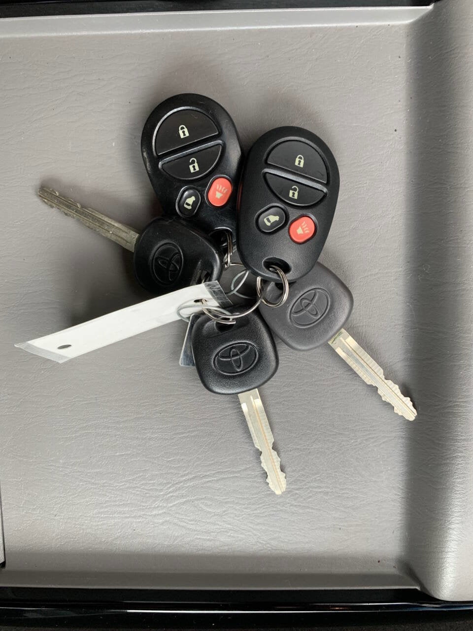 2005 Toyota Sienna LE 7 Passenger 4dr Mini Van