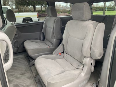 2005 Toyota Sienna LE 7 Passenger 4dr Mini Van