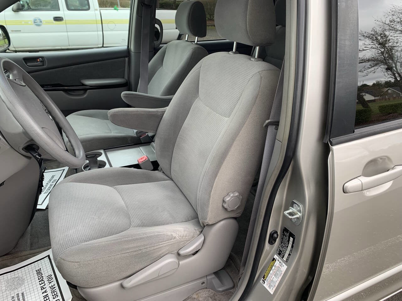 2005 Toyota Sienna LE 7 Passenger 4dr Mini Van