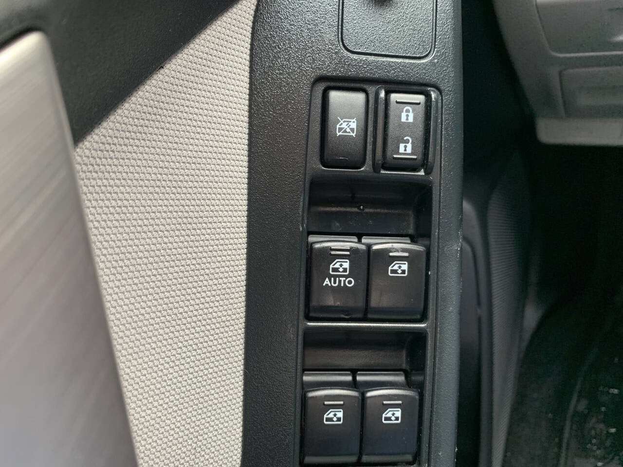 2015 Subaru Forester 2.5i AWD 4dr Wagon CVT