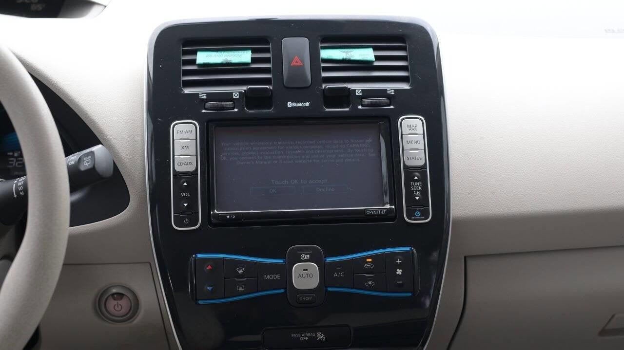 2011 Nissan LEAF SL HATCHBACK 4D