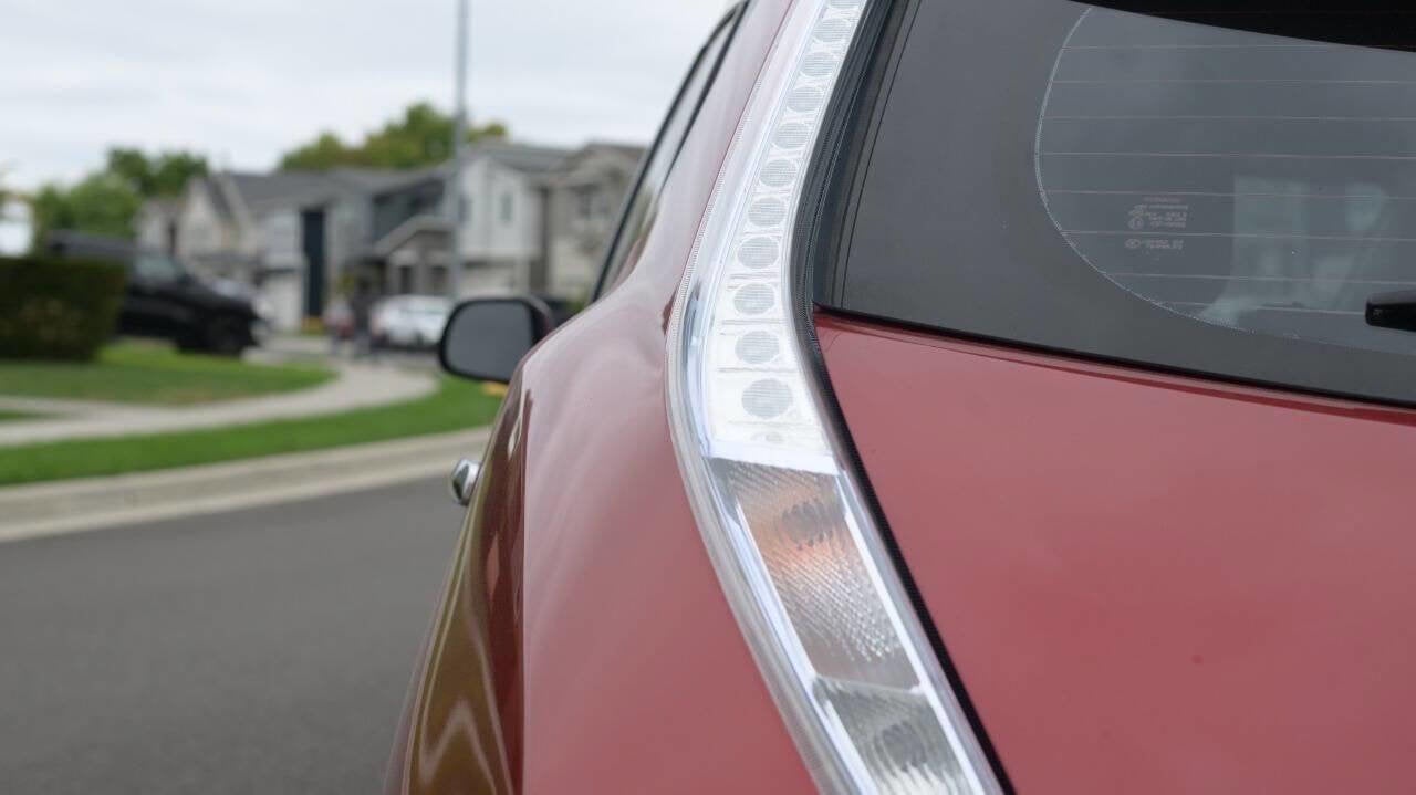 2011 Nissan LEAF SL HATCHBACK 4D