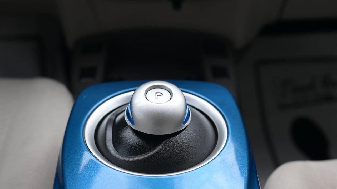 2011 Nissan LEAF SL HATCHBACK 4D