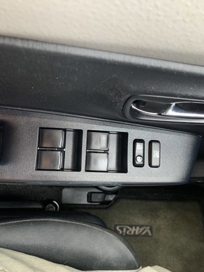 2014 Toyota Yaris 5 Door LE 4dr Hatchback