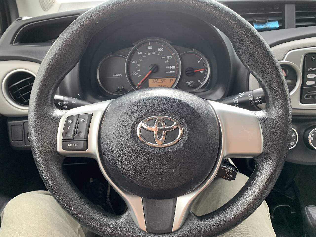 2014 Toyota Yaris 5 Door LE 4dr Hatchback