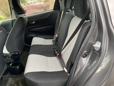 2014 Toyota Yaris 5 Door LE 4dr Hatchback