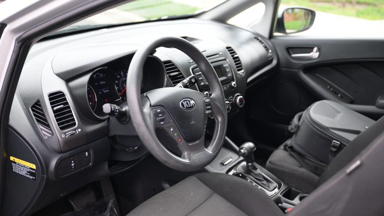 2017 Kia Forte5 LX 4dr Hatchback