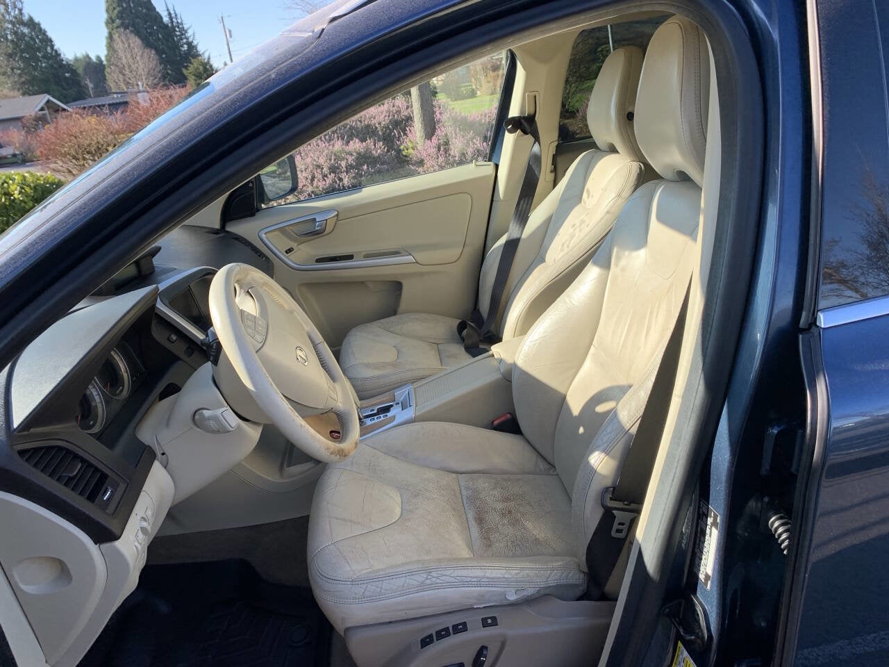 2010 Volvo XC60 T6 SPORT UTILITY 4D