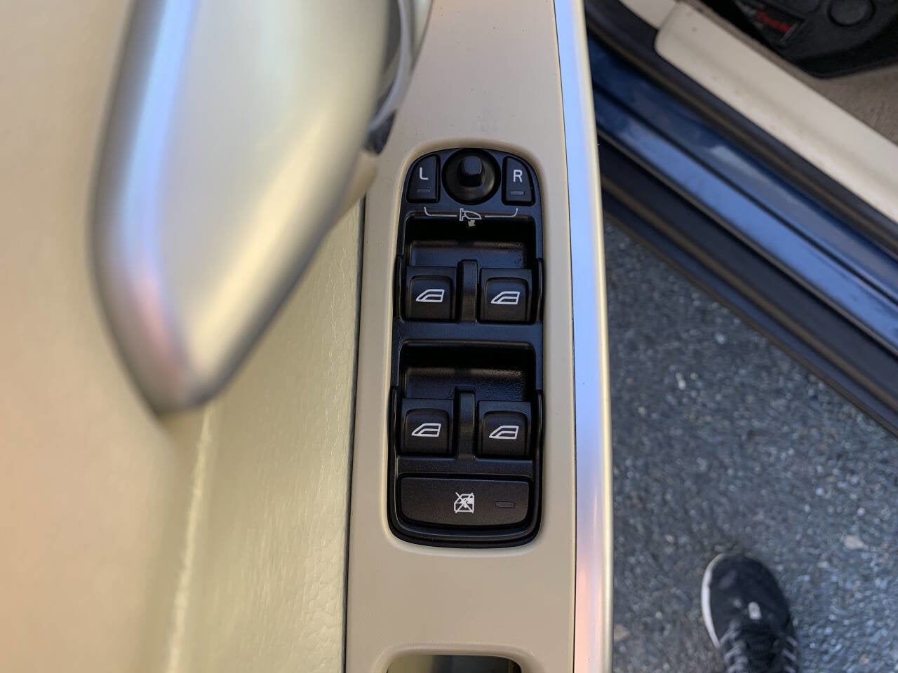 2010 Volvo XC60 T6 SPORT UTILITY 4D