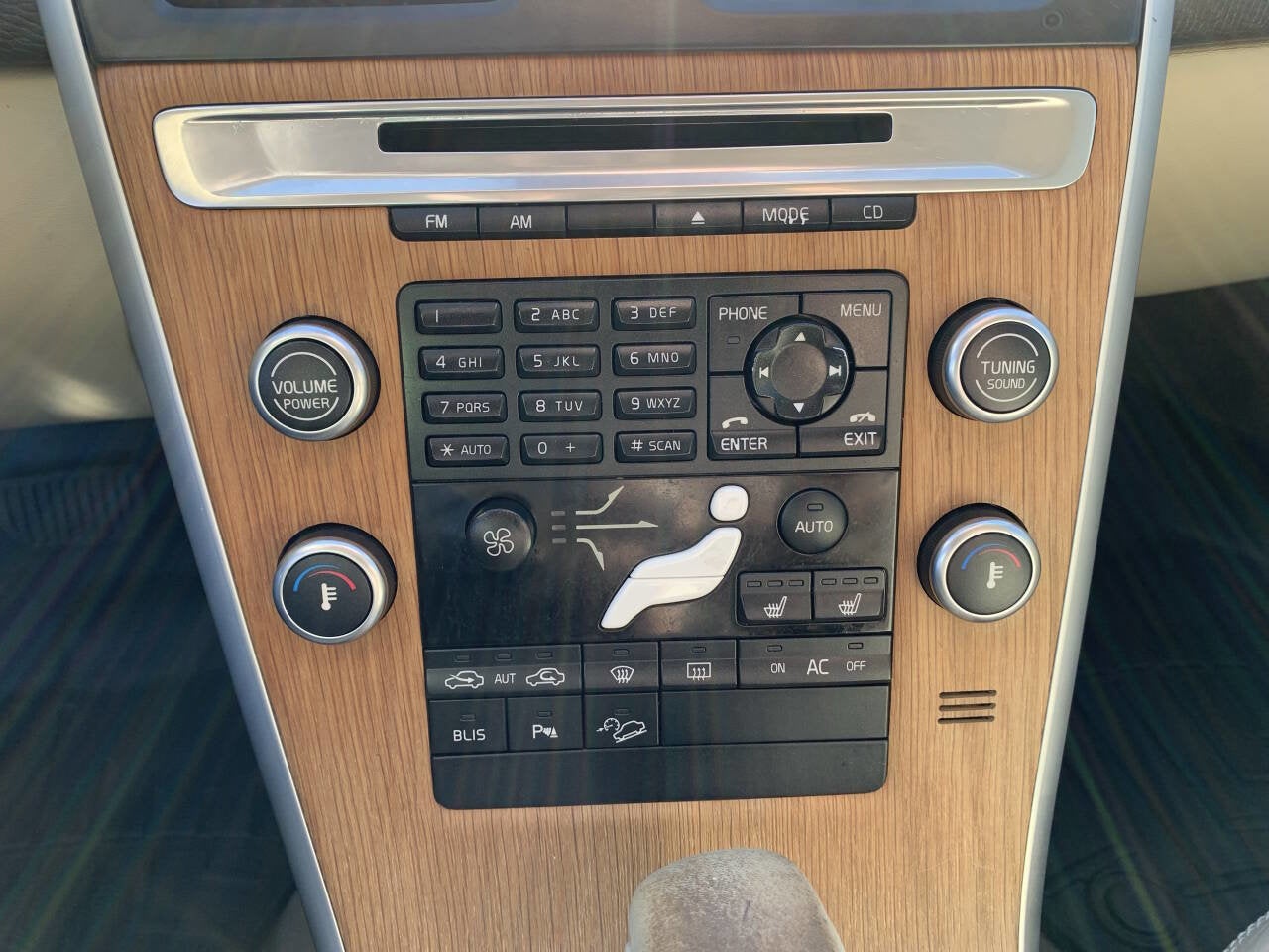 2010 Volvo XC60 T6 SPORT UTILITY 4D