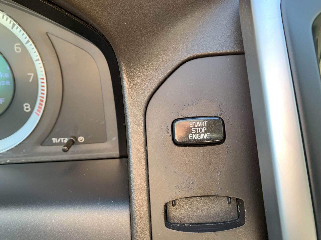 2010 Volvo XC60 T6 SPORT UTILITY 4D