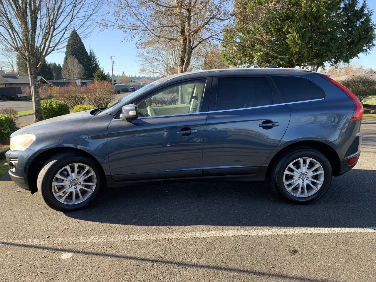 2010 Volvo XC60 T6 SPORT UTILITY 4D